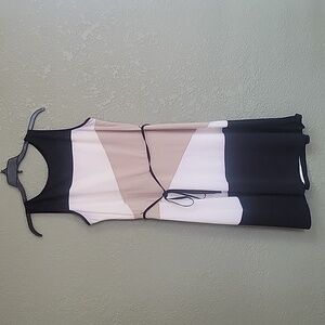 Sleeveless knee-length dress